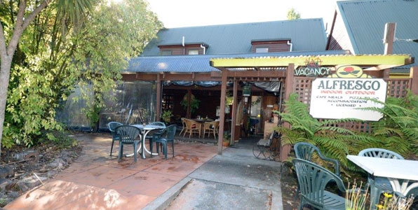 outdoor seating of Alfresco restaurant